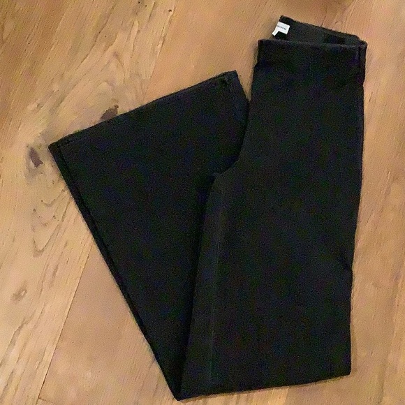 Good American Denim - Good American bell bottom jeans